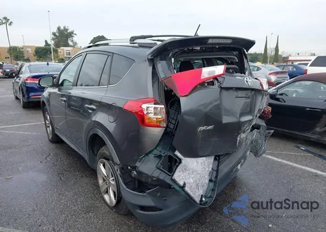 2015 Toyota Rav4 Xle z USA, uszkodzony, nr VIN 2T3WFREV3FW132465